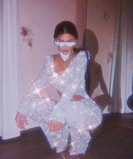 Y2K Fashion: The Flaire's Guide to Millennium Style Revival - The Flaire