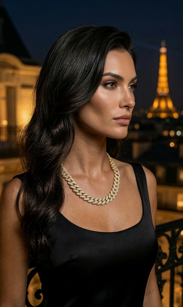 LUCIANO CHAIN GOLD — On skin
