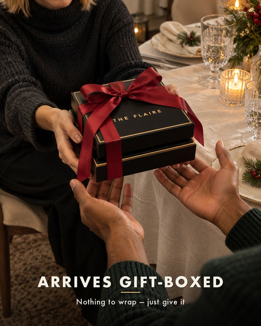 Lorenzo Gift Box Gold: the hand-over
