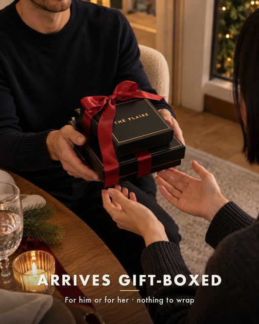 Empyrean Tennis Gift Box Gold: the hand-over
