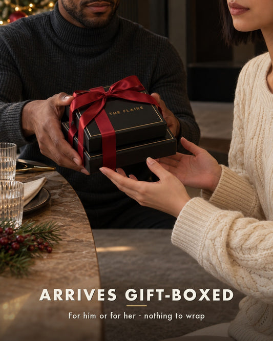 Figaro Gift Box Gold: the hand-over