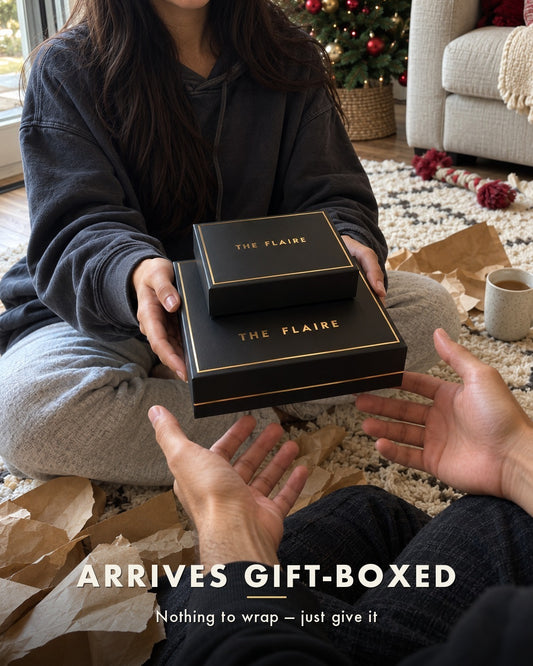 Luxor Gift Box Gold: the hand-over