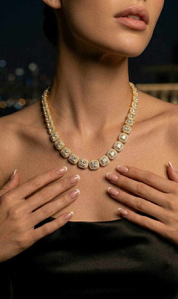 CALIXTE NECKLACE GOLD — The stones