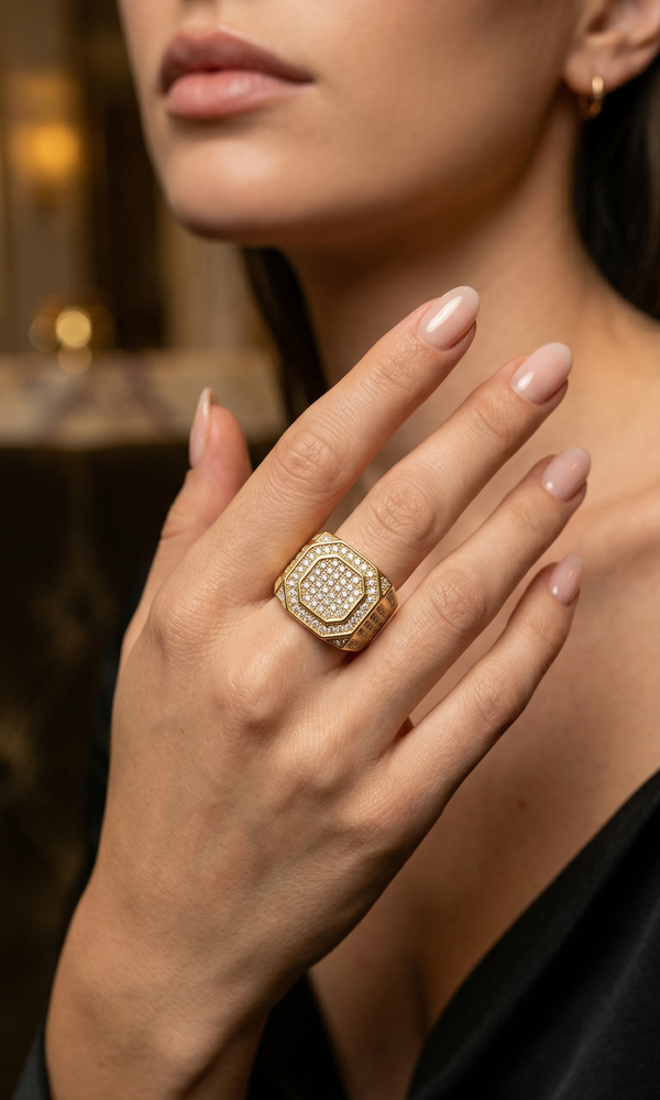 SOVEREIGN RING  GOLD — The finish