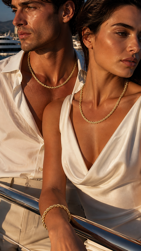 LUNA SET GOLD — Wearing it