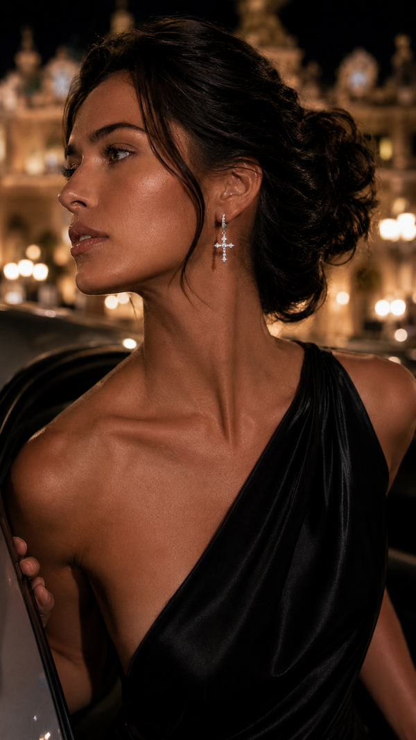 ASTORIA EARRINGS SILVER — Wearing it