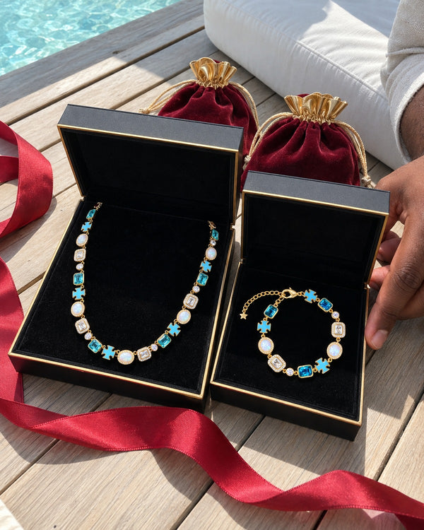 AZURE GIFT BOX GOLD — The piece