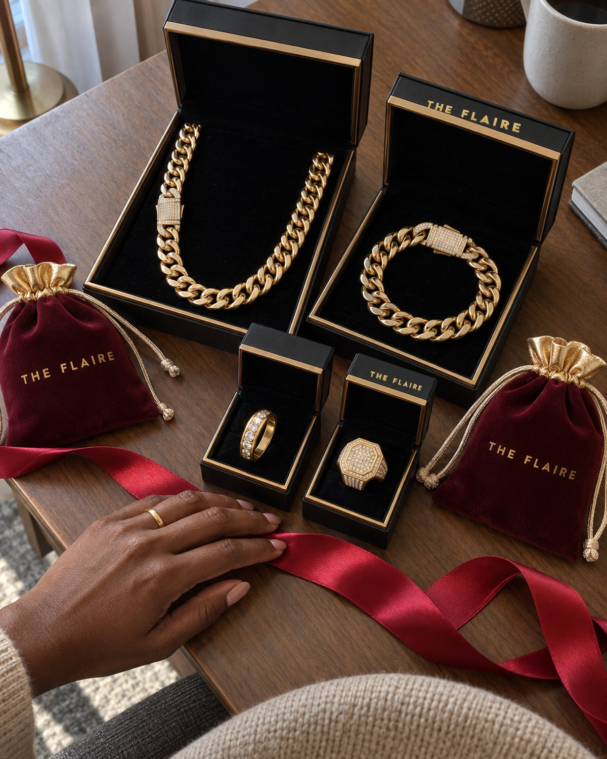 Ember Four-Piece Gift Box Gold: the gift