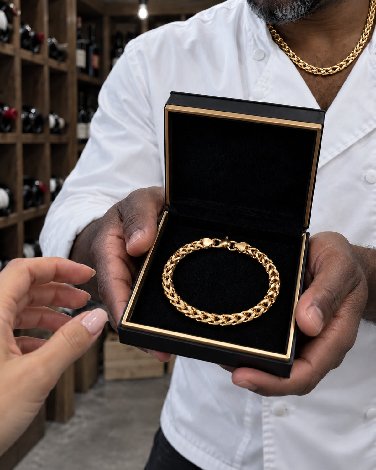 Franco Gift Box Gold: he gives her hers