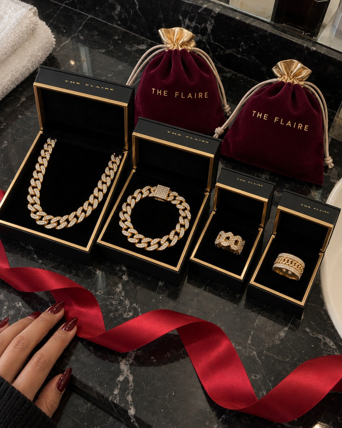Lorenzo Four-Piece Gift Box Gold: the gift