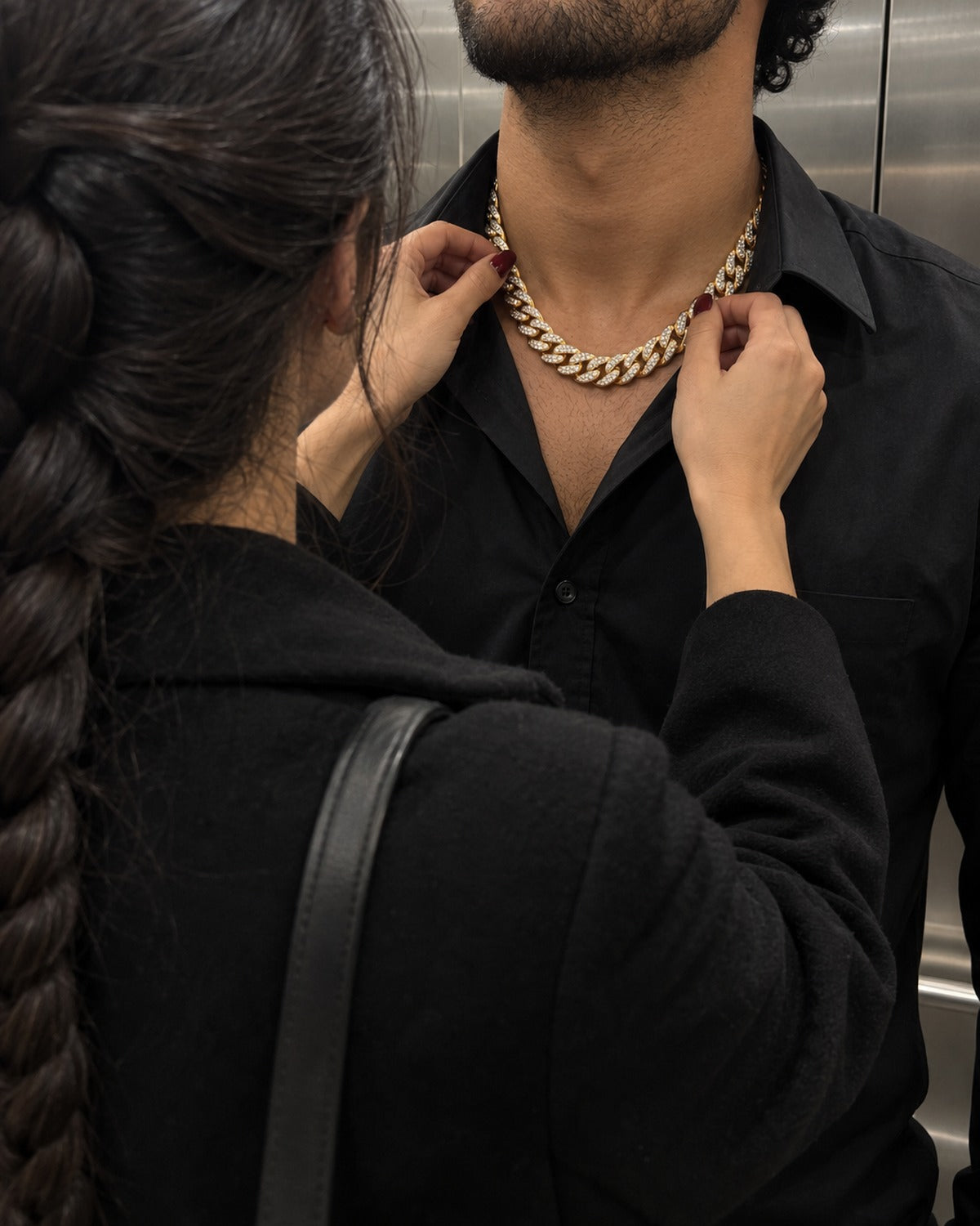 Lorenzo Four-Piece Gift Box Gold: she fixes the chain