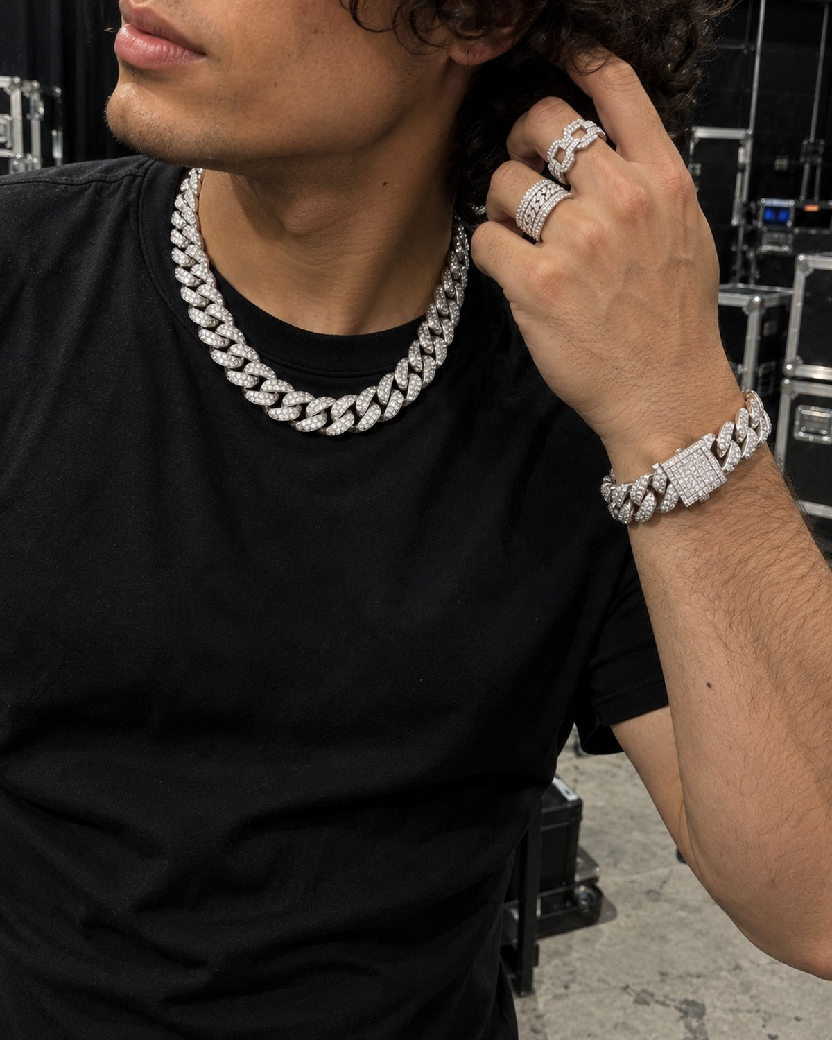 Lorenzo Four-Piece Gift Box Silver: side of stage