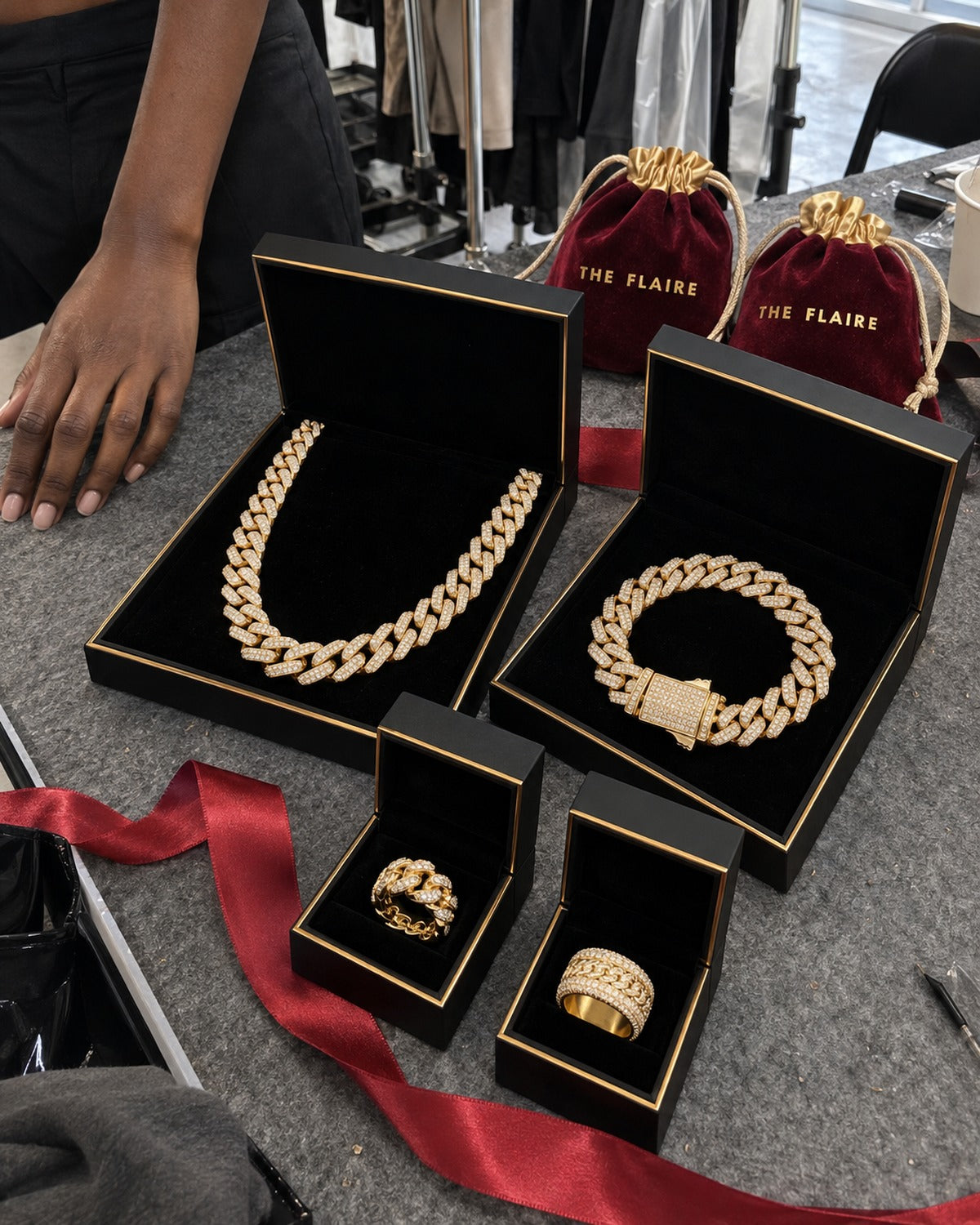 Luciano Four-Piece Gift Box Gold: the gift