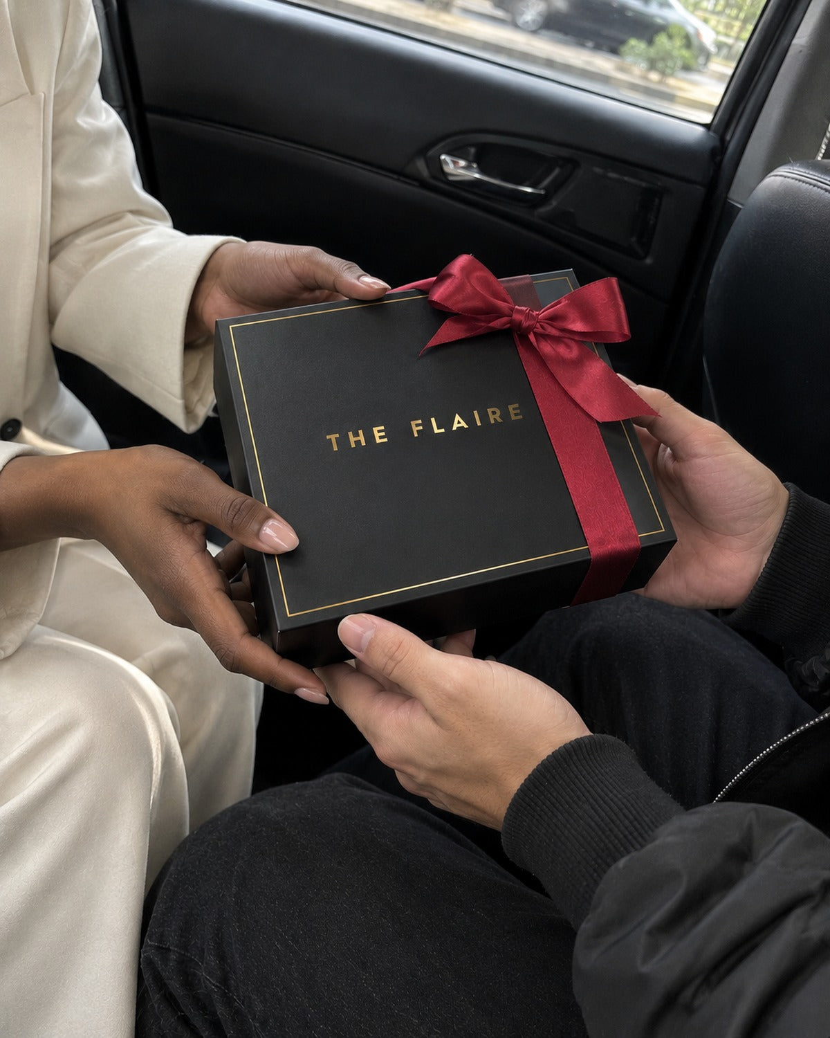 Luciano Four-Piece Gift Box Gold: she gives him his