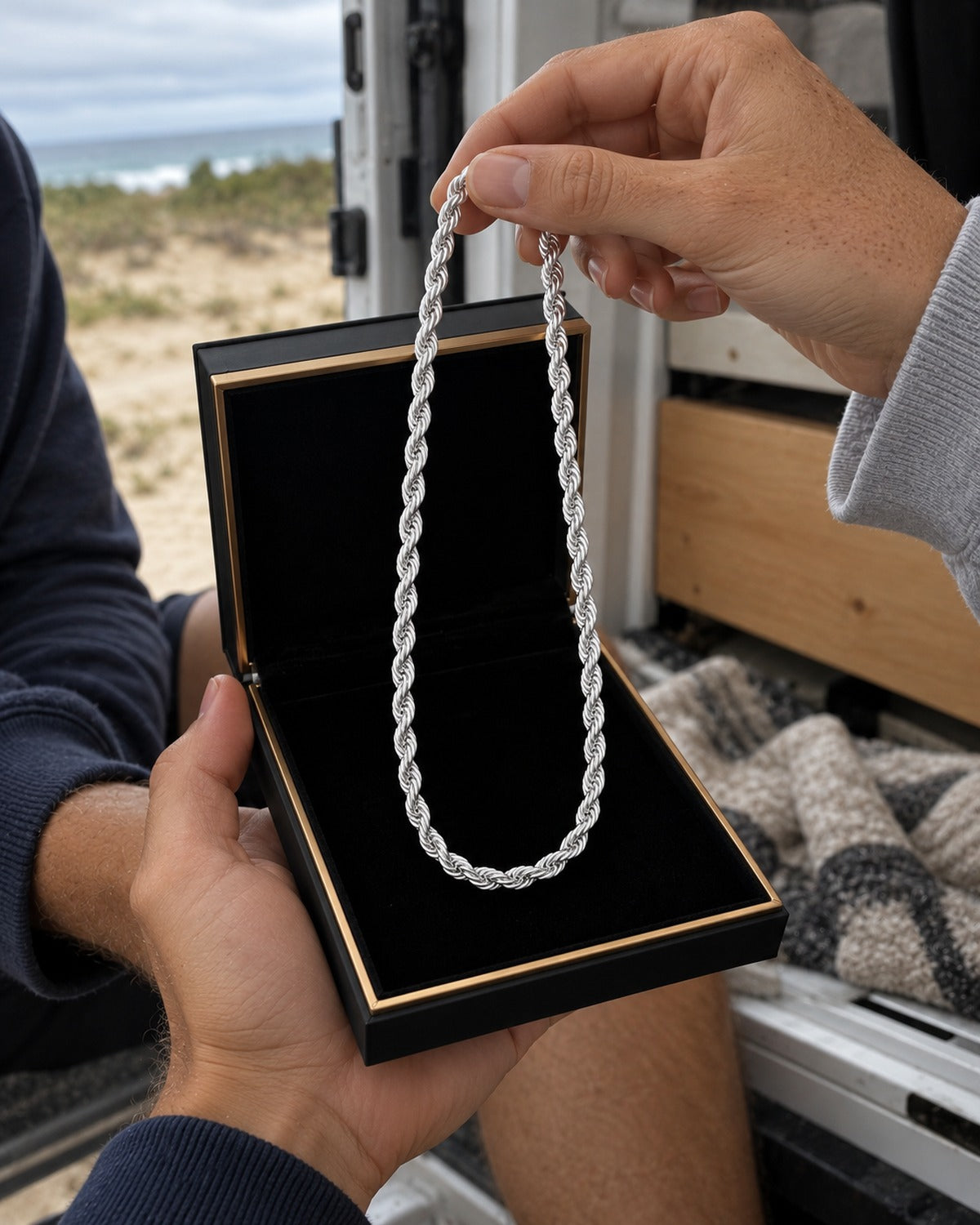 Luna Rope Gift Box Silver: he gives her the chain