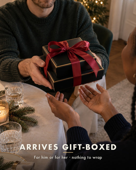 Figaro Gift Box Silver: the hand-over