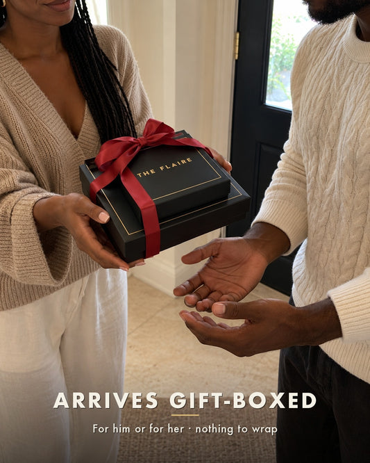 Luna Rope Gift Box Silver: the hand-over