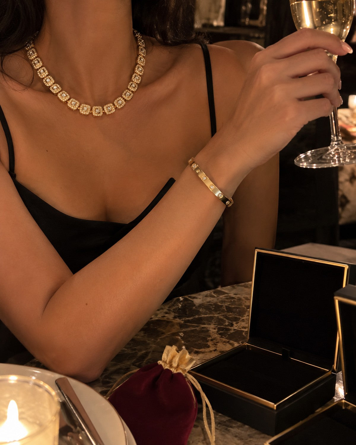 Calixte necklace and Amoré bracelet worn minutes after opening