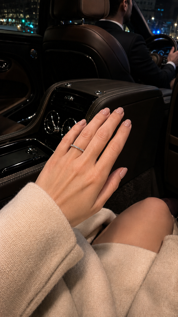 KIARA RING SILVER — Wearing it